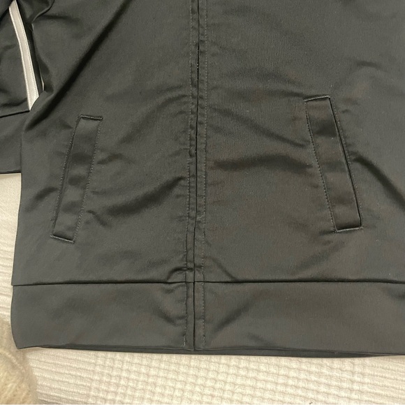 Adidas Boys Tricot Jacket Size 5 - Picture 4 of 5